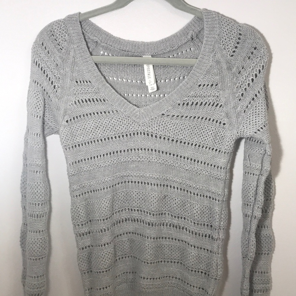V NECK GREY KNIT SWEATER